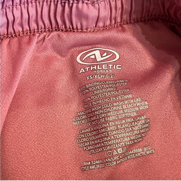 Pink athletic shorts size xsmall fits a medium as well - Picture 3 of 3